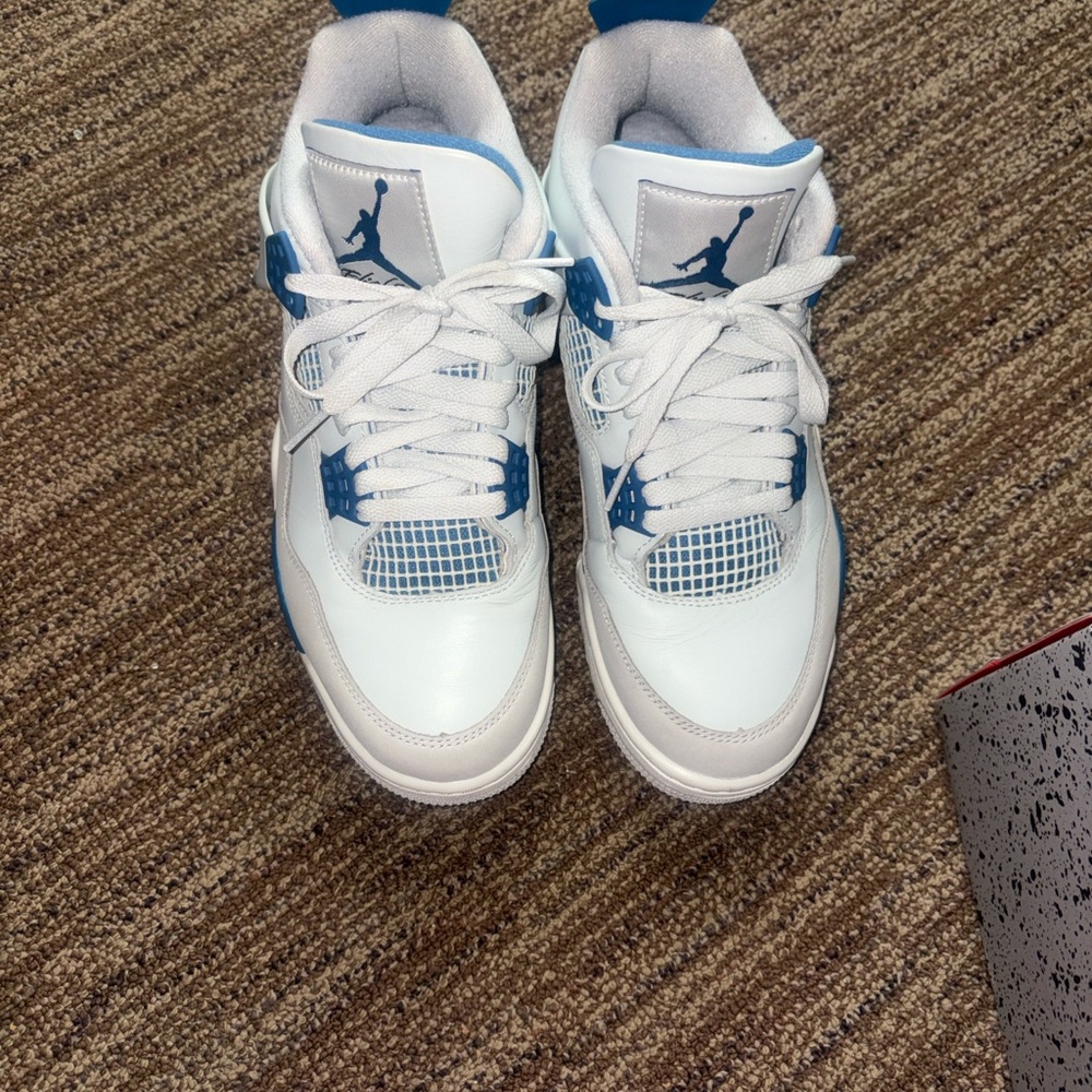 Nike White and Blue Jordan Retro 4 Military 2024 Men’s size 8 - Picture 9 of 13
